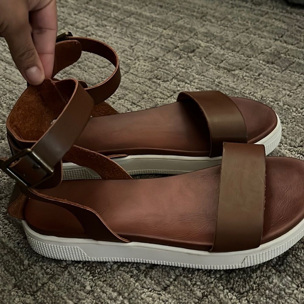 Size 8 Women’s sandals